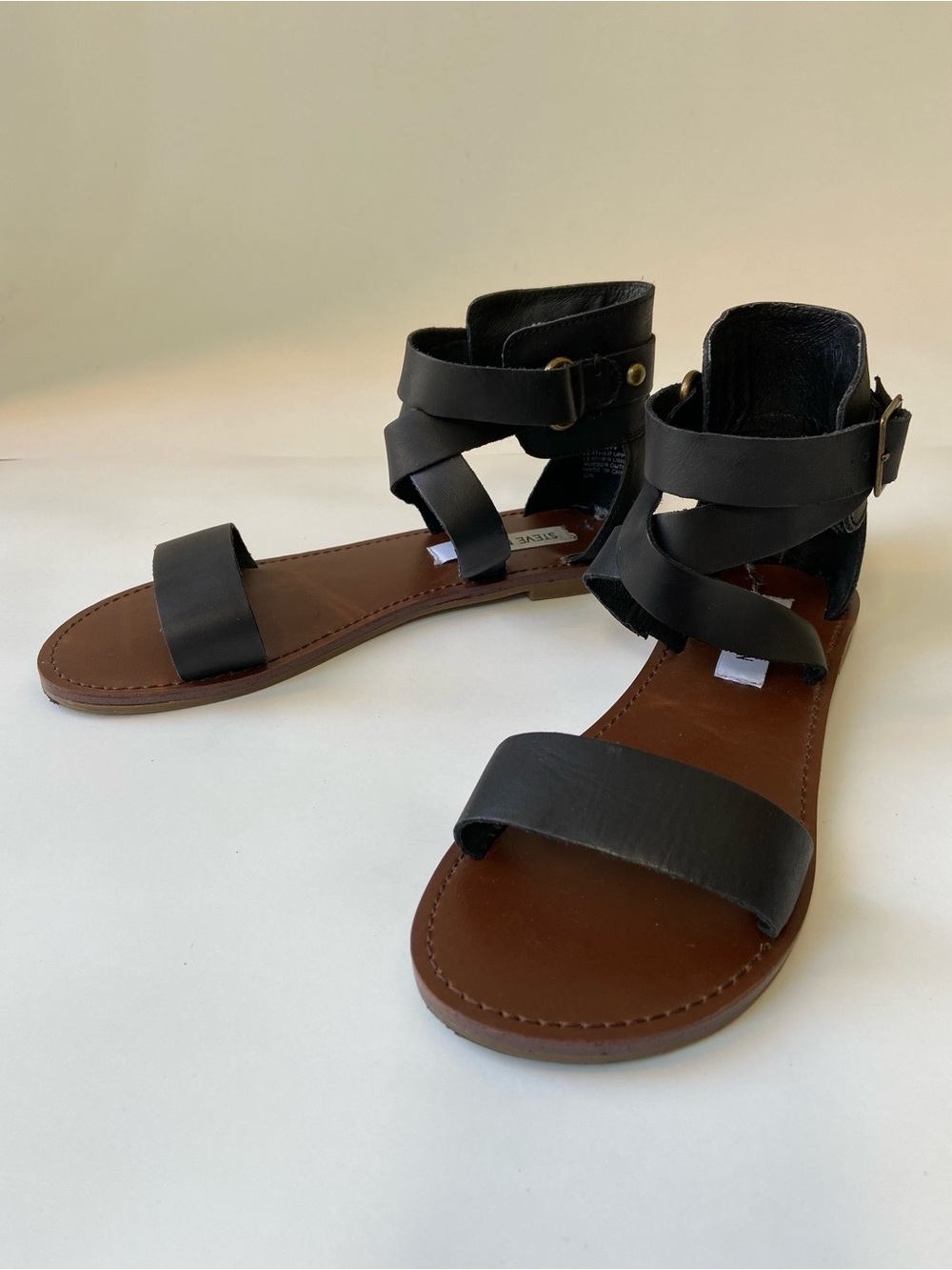 Steve Madden Black Strappy leather NFC Gladiator Sandals